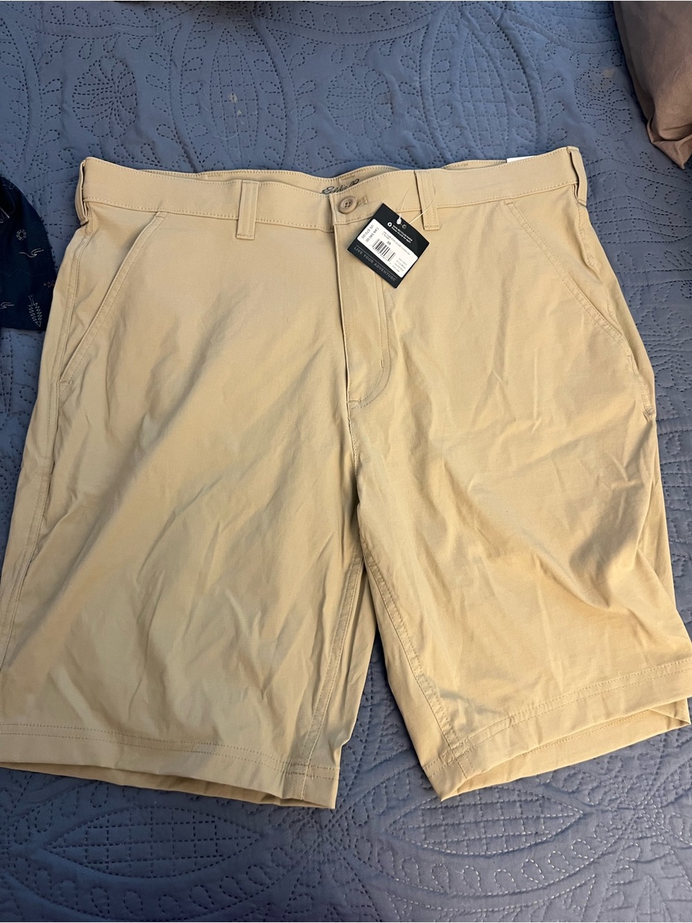 NWT Eddie Bauer Men's Classic Comfort Khaki Shorts